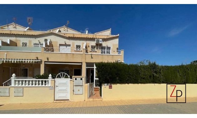 Adosado - Reventa - Torrevieja - Baños de Europa