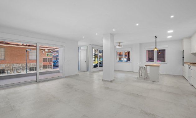 Apartamento - Reventa - Torrevieja -
                El Acequión - Los Náufragos