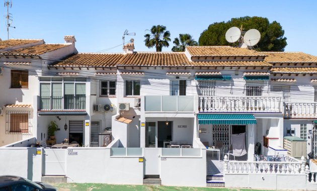 Apartamento - Reventa - Torrevieja -
                Lago Jardin