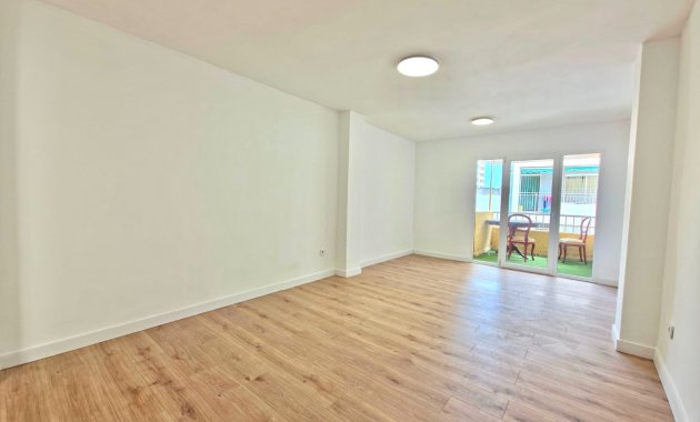 Apartamento - Reventa - Torrevieja -
                Playa Los Naufragos