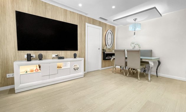 Apartamento - Reventa - Torrevieja -
                Torrevieja