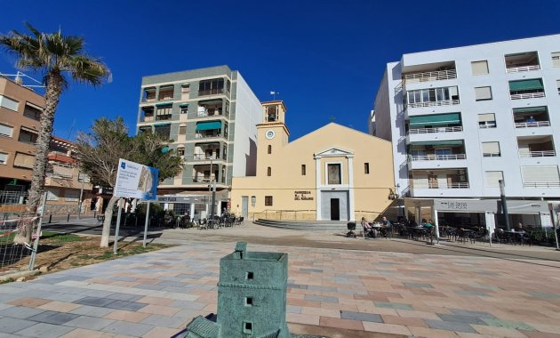 Apartment / flat - Resale - La Mata -
                La Mata