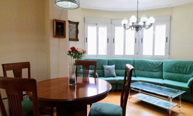 Apartment / flat - Resale - Torrevieja -
                Center