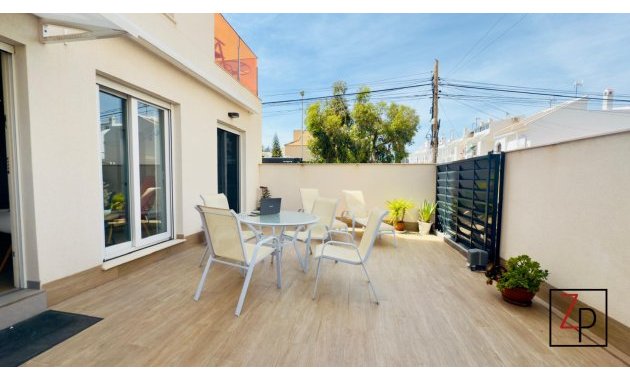 Apartment  - Resale - Torrevieja -
                Center