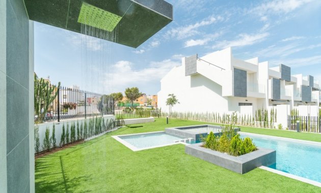 Bungalow - Obra nueva -
            Torrevieja - NB-91127