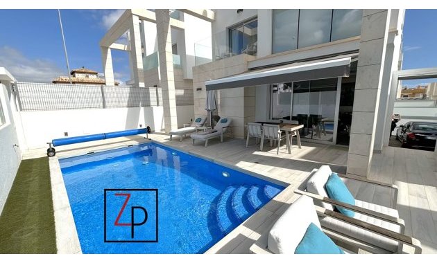 Einbýlishús - Endursala - Orihuela Costa - Cabo roig - La Zenia