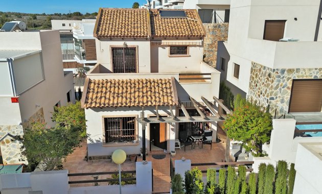 Einbýlishús - Endursala - Villamartín -
                PAU 8