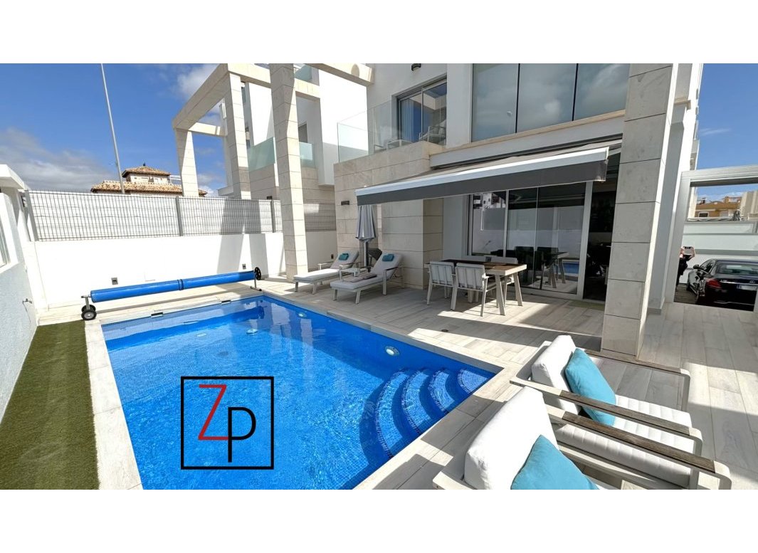 Endursala - Einbýlishús -
Orihuela Costa - Cabo roig - La Zenia
