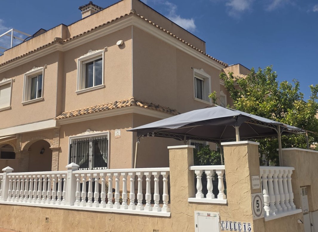 Endursala - Einbýlishús -
Orihuela Costa - Los Dolses