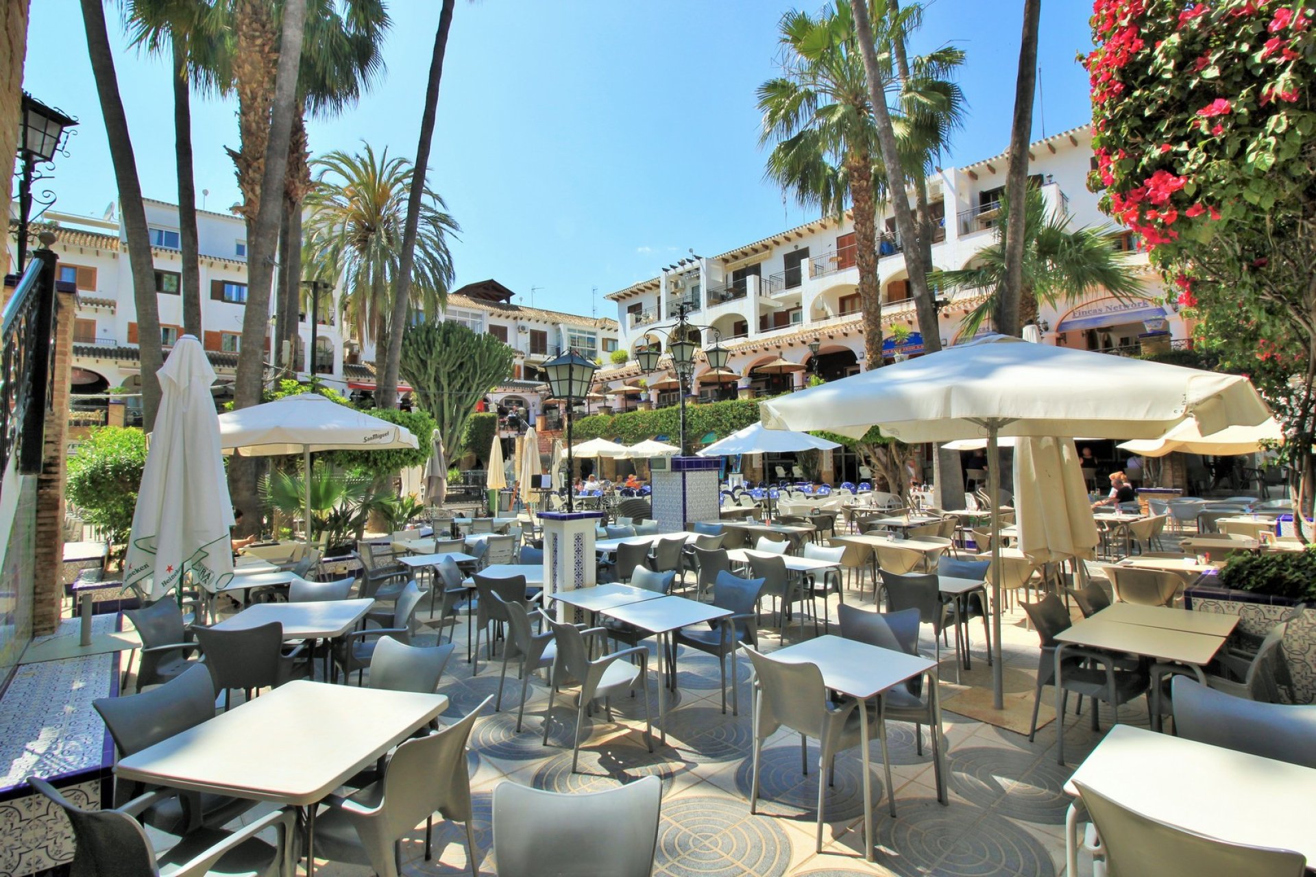 Endursala - Einbýlishús -
Villamartín - PAU 8