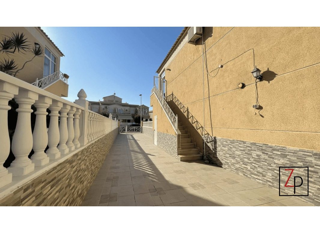 Endursala - Íbúð -
Torrevieja - Baños de Europa