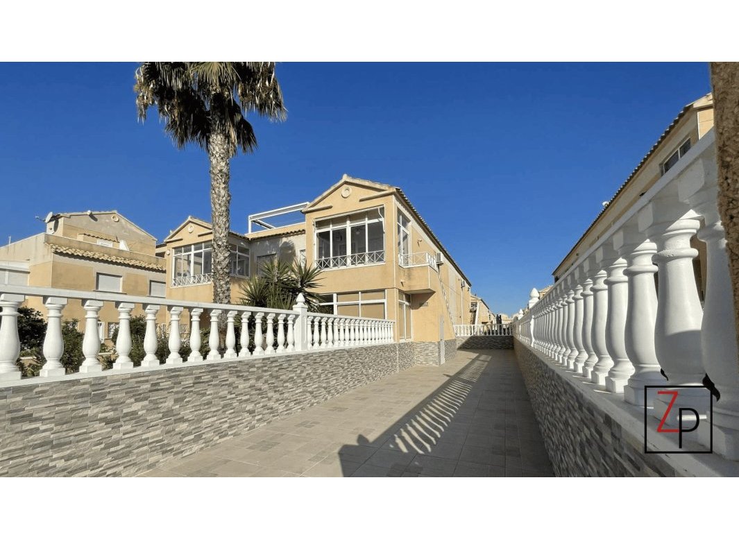 Endursala - Íbúð -
Torrevieja - Baños de Europa