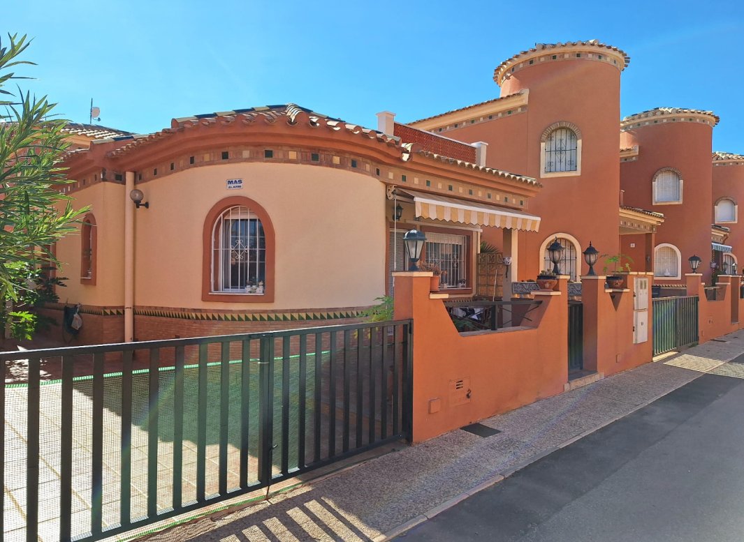 Endursala - Villa -
Playa Flamenca - Villas San Luis