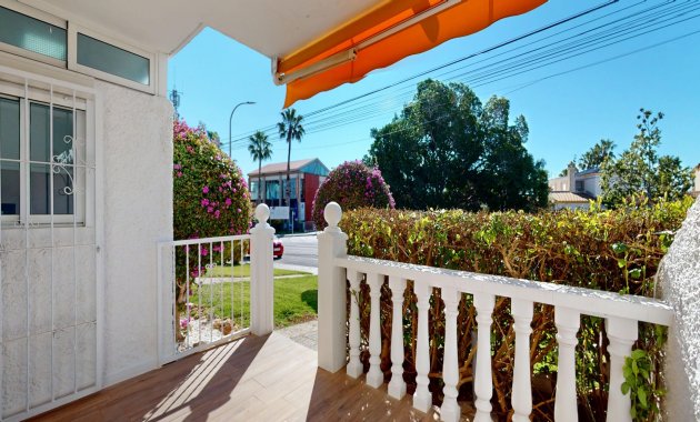 Íbúð - Endursala - Orihuela Costa -
                Villamartín
