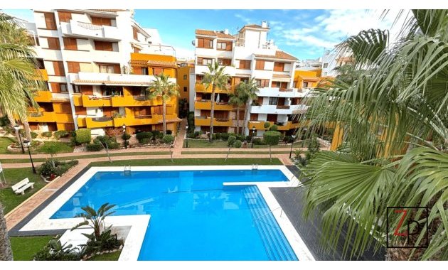 Íbúð - Endursala -
            Torrevieja - 0579