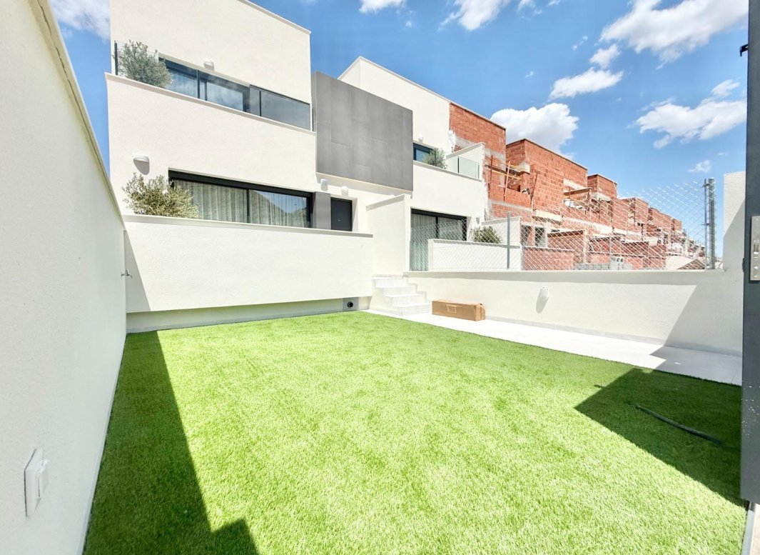 New Build - Townhouse -
Cox - San Fernando