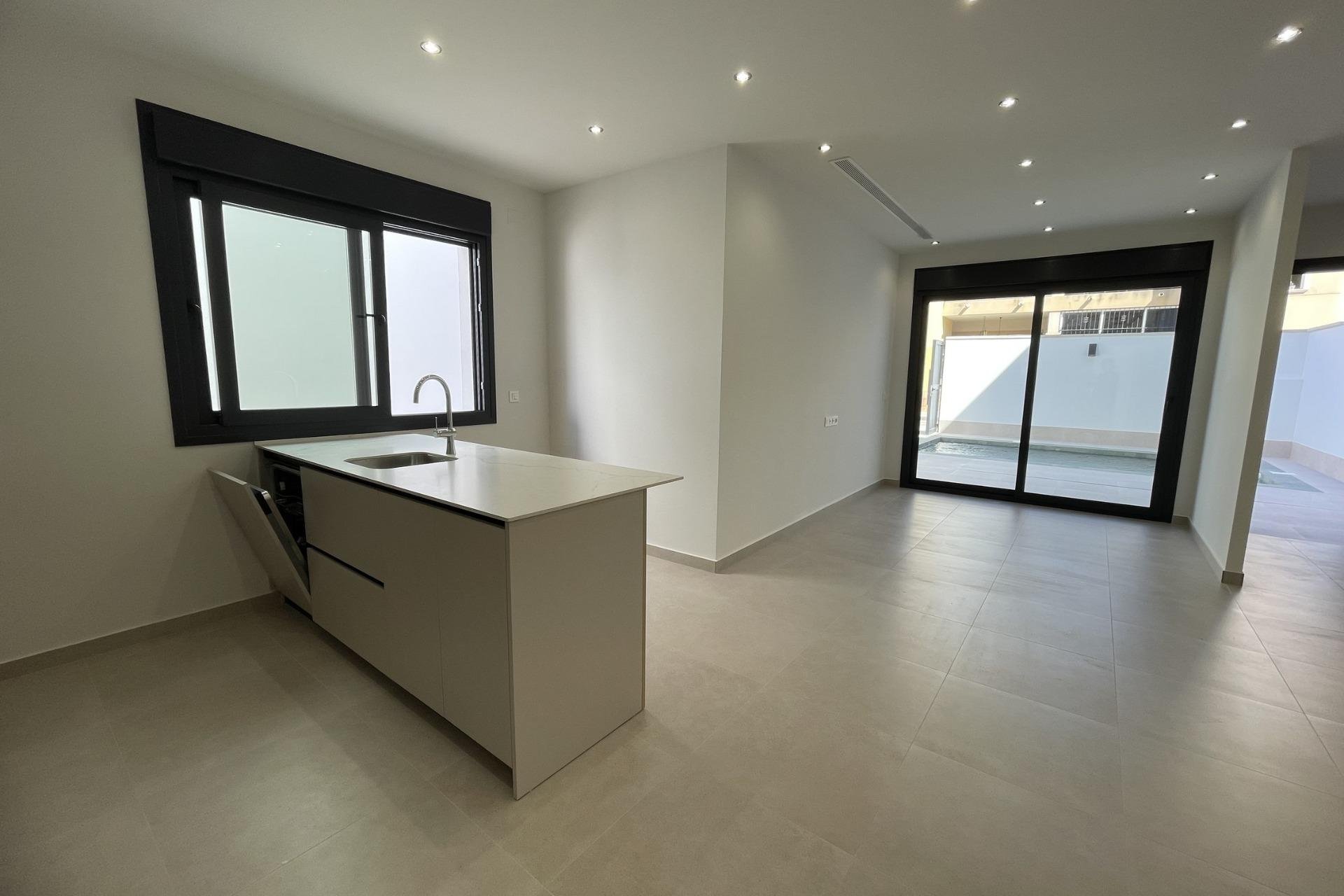 Nýbygging - Einbýlishús -
Almoradí - Heredades