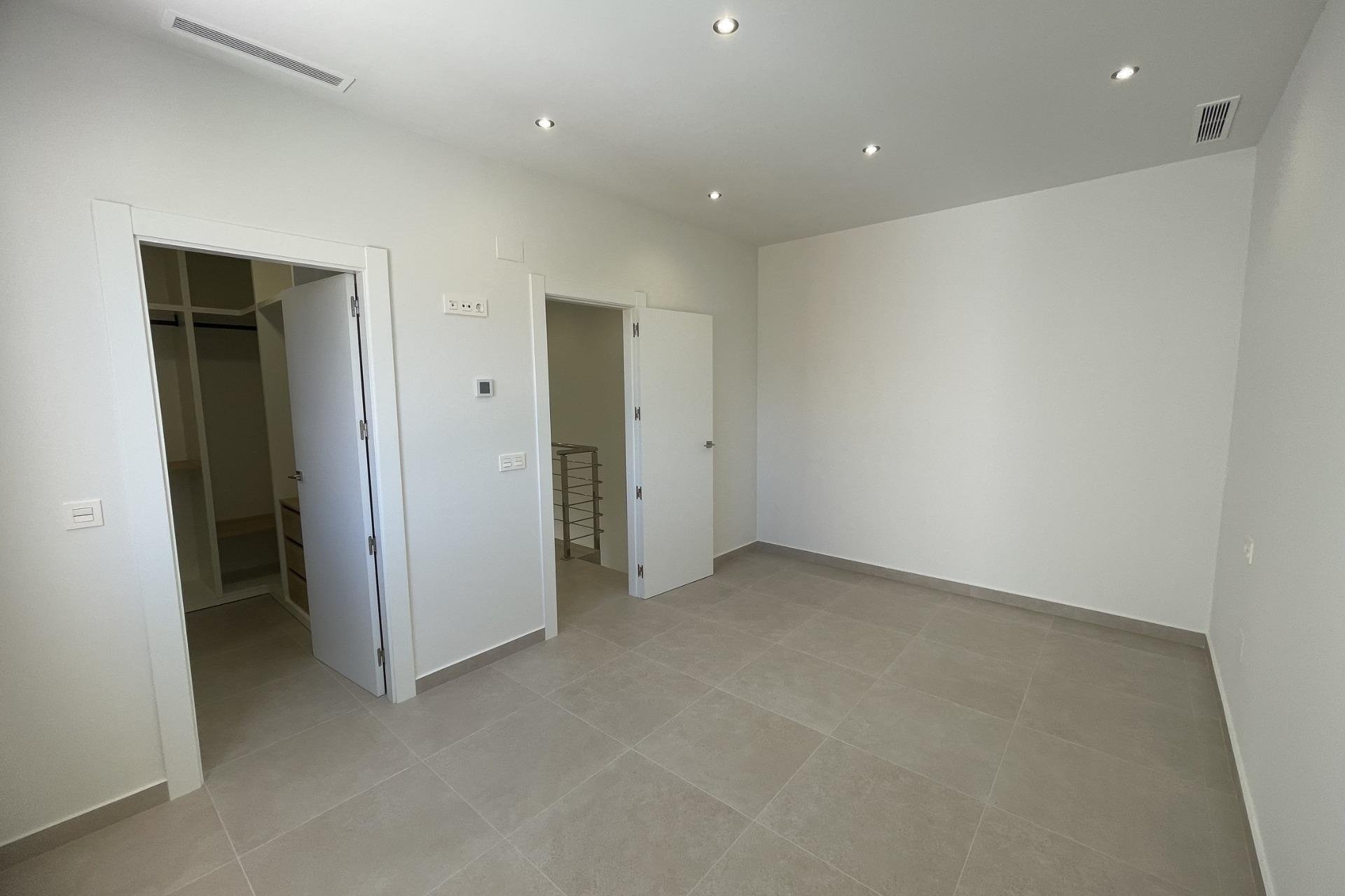 Nýbygging - Einbýlishús -
Almoradí - Heredades