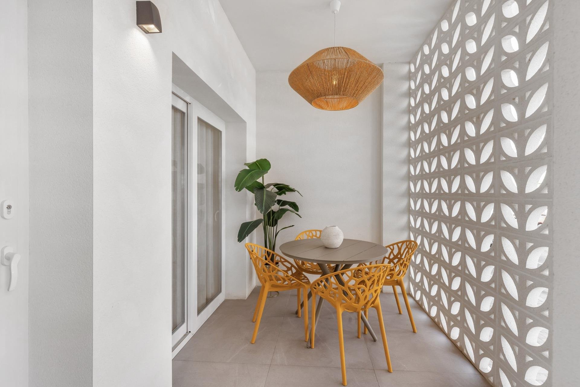 Nýbygging - Íbúð á jarðhæð -
Torrevieja - Playa Los Naufragos