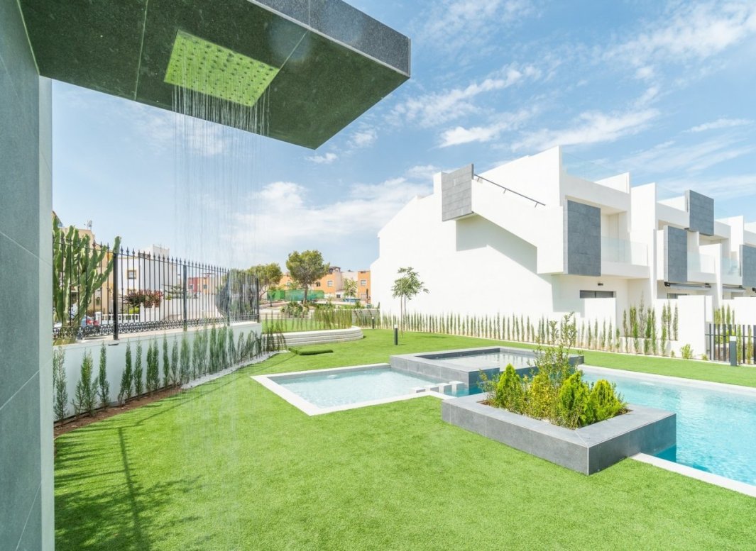 Nýbygging - Raðhúshæð -
Torrevieja - Los Balcones