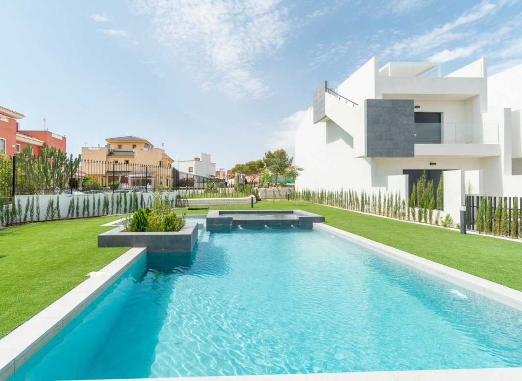 Nýbygging - Raðhúshæð -
Torrevieja - Los Balcones