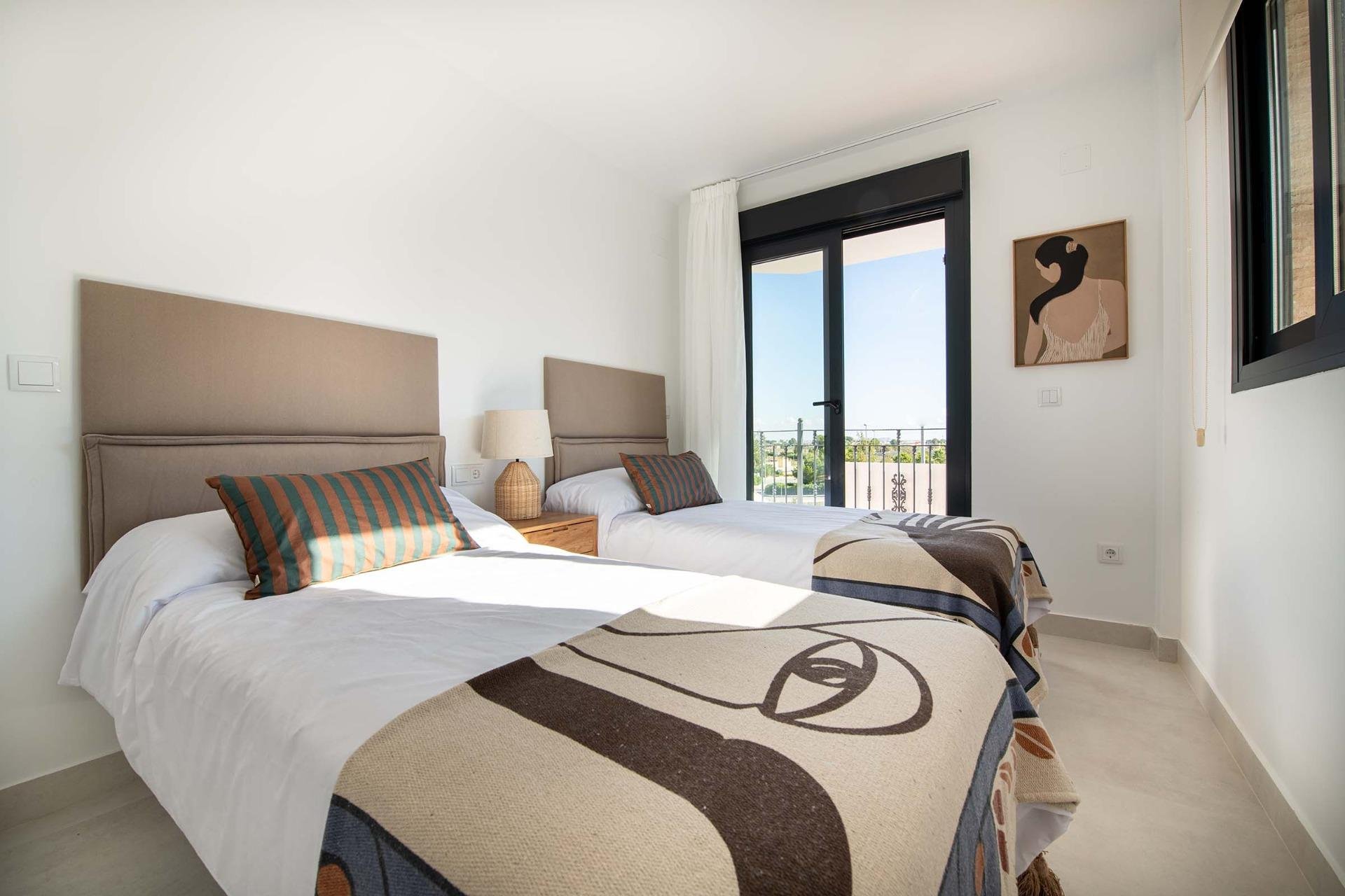 Nýbygging - Top Floor Bungalow -
Cox - San Fernando