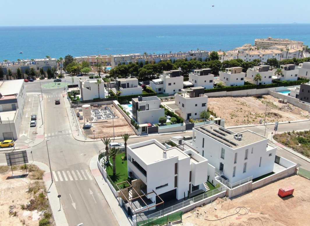 Nýbygging - Villa -
Orihuela Costa - Campoamor