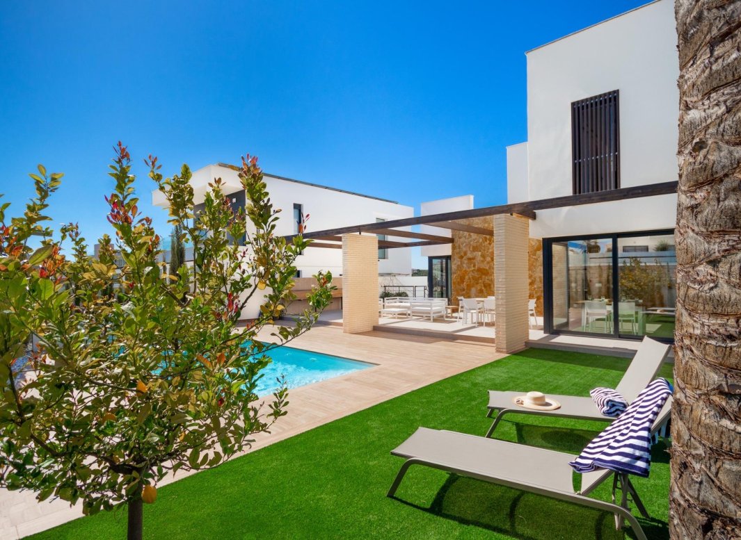 Obra nueva - Villa -
Orihuela Costa - Campoamor