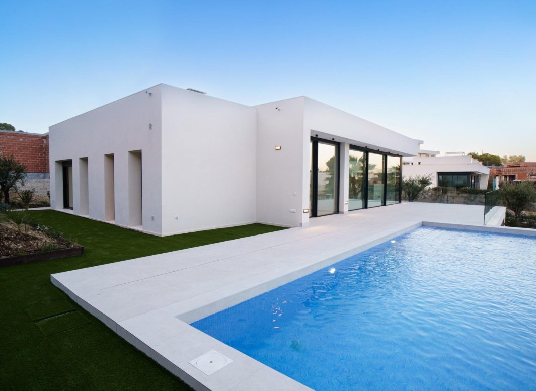 Obra nueva - Villa -
Orihuela - Las Colinas Golf