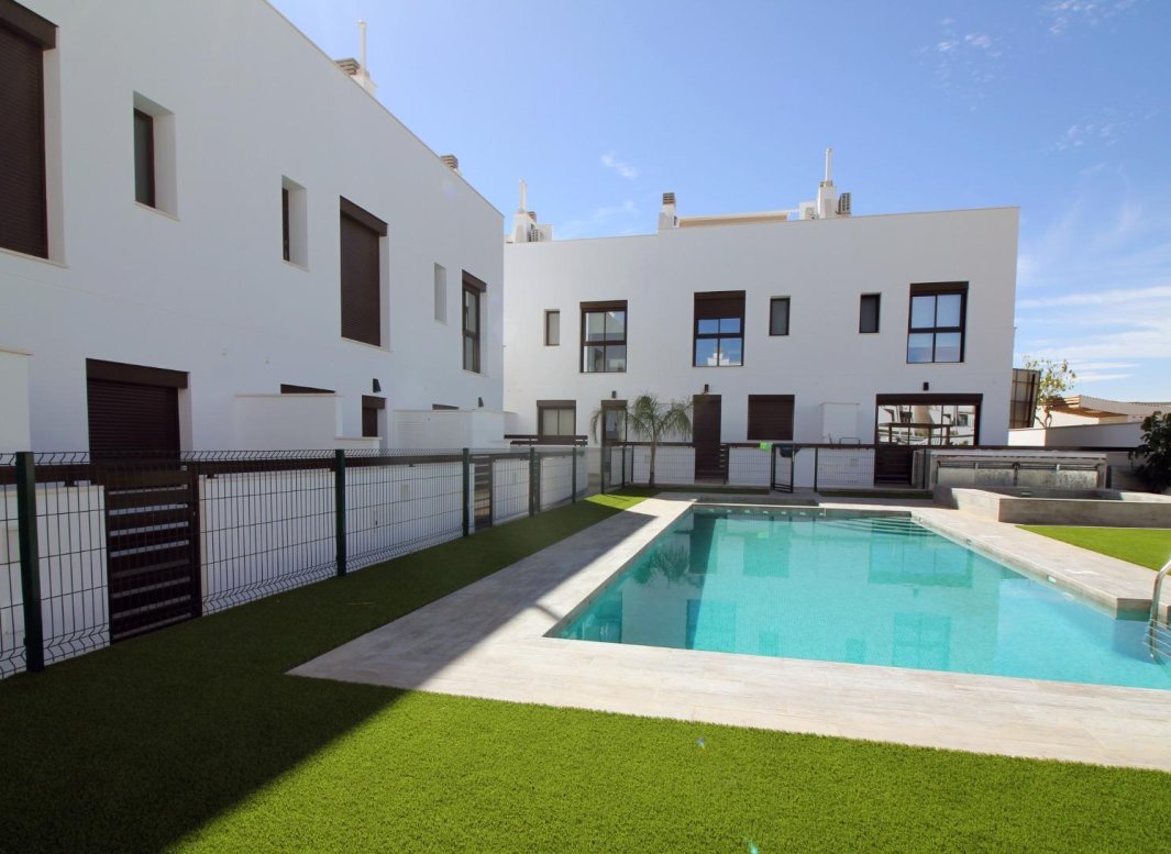 Obra nueva - Villa -
Pilar de la Horadada - parque Andromeda
