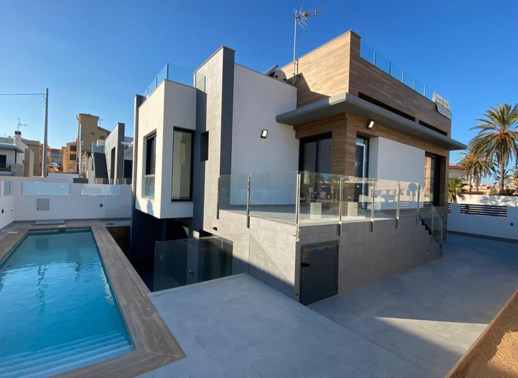 Obra nueva - Villa -
Torrevieja - La Mata