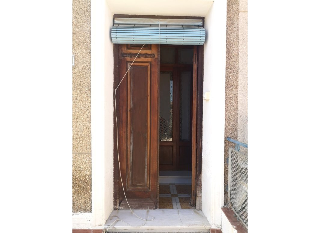 Resale - 2. Town house -
Los Montesinos