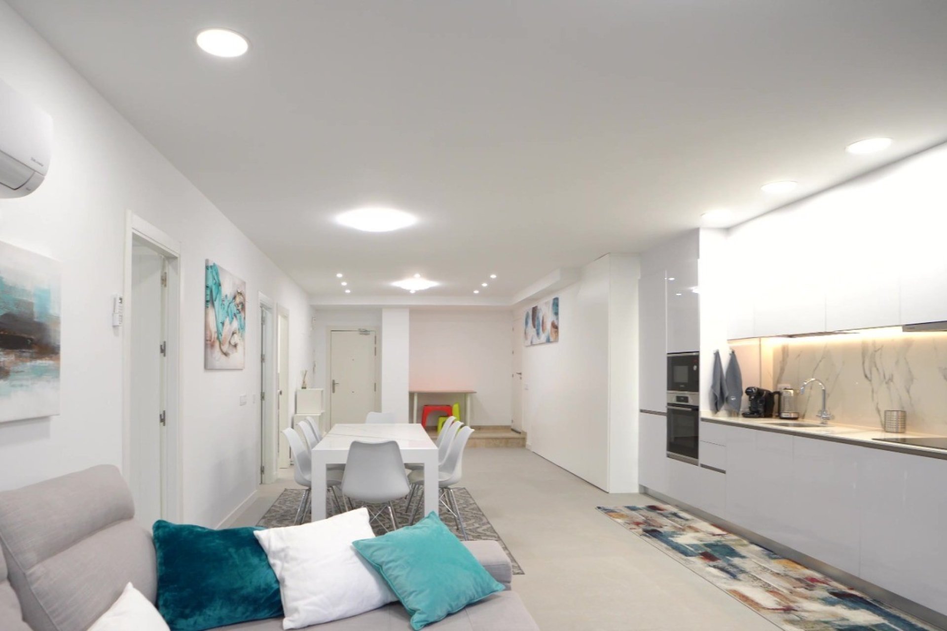 Resale - Apartment  -
Finestrat