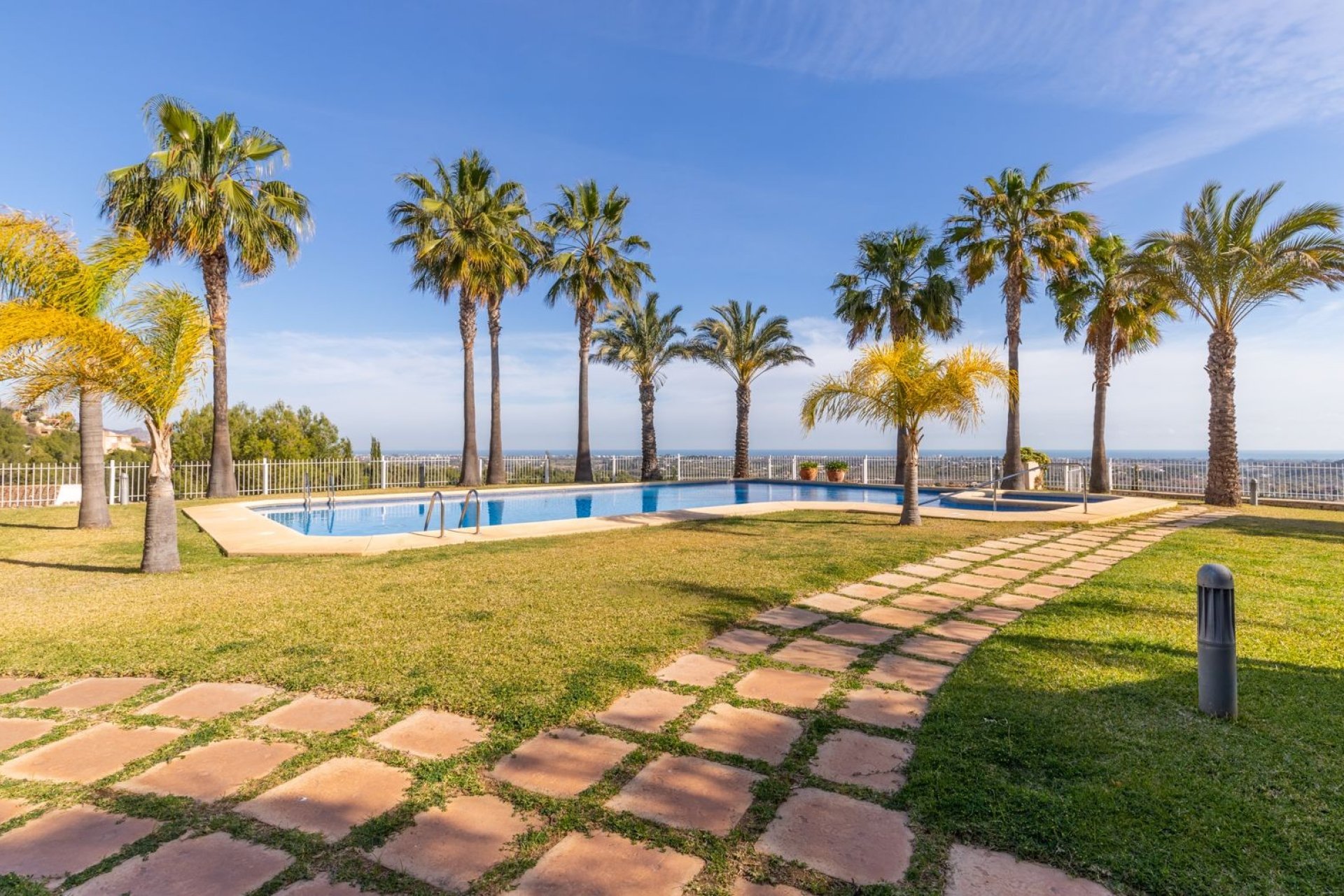 Resale - Apartment / flat -
Denia - La Xara - La Sella