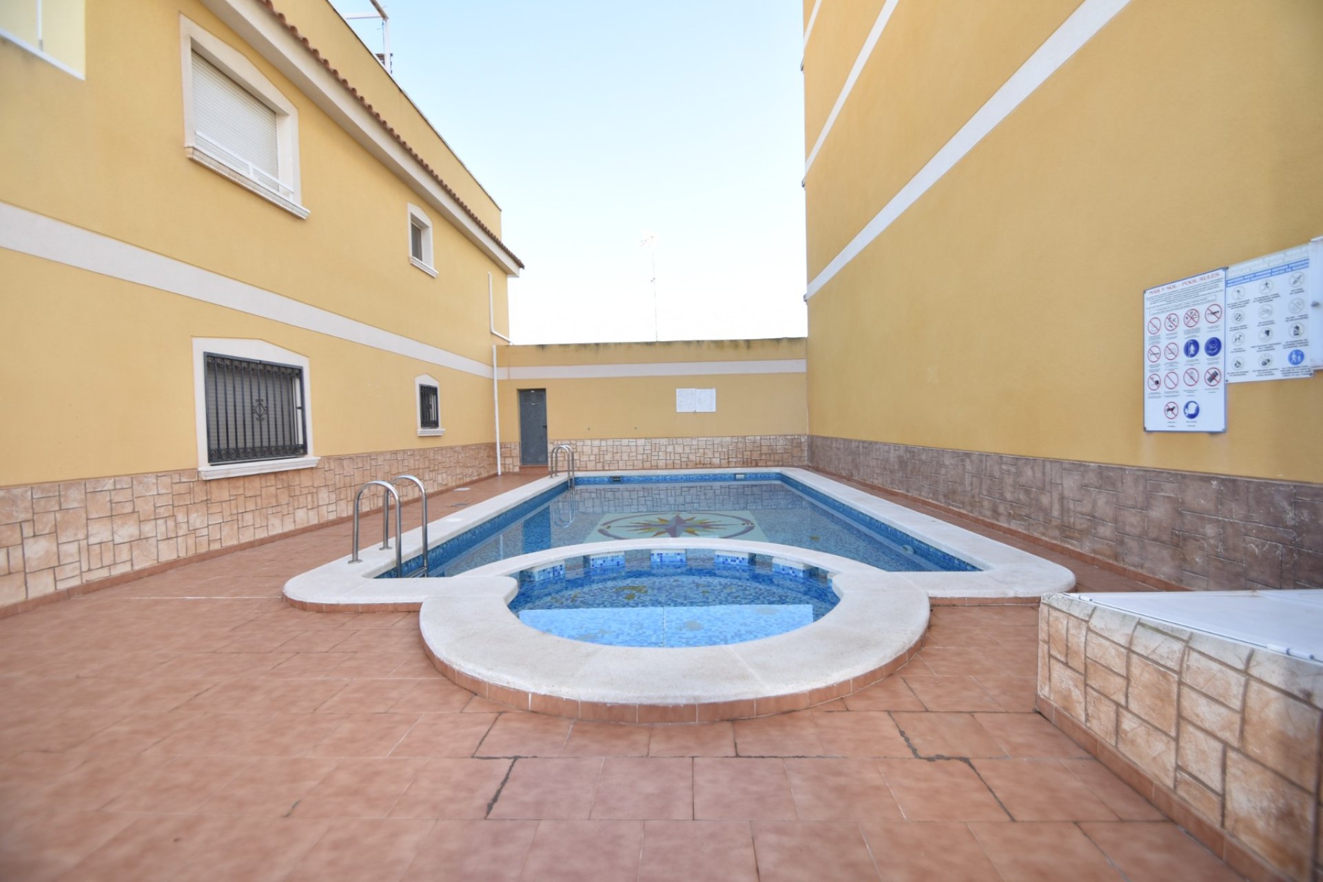 Resale - Apartment / flat -
Formentera del Segura - Pueblo