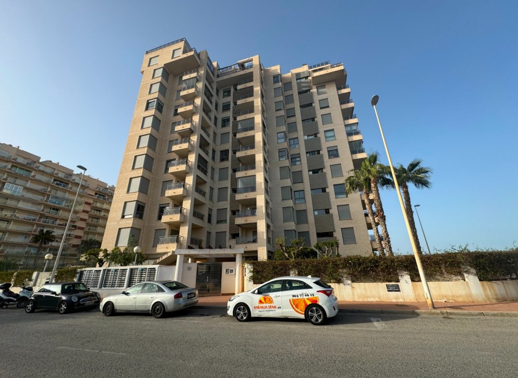 Resale - Apartment / flat -
Guardamar del Segura - Puerto Deportivo