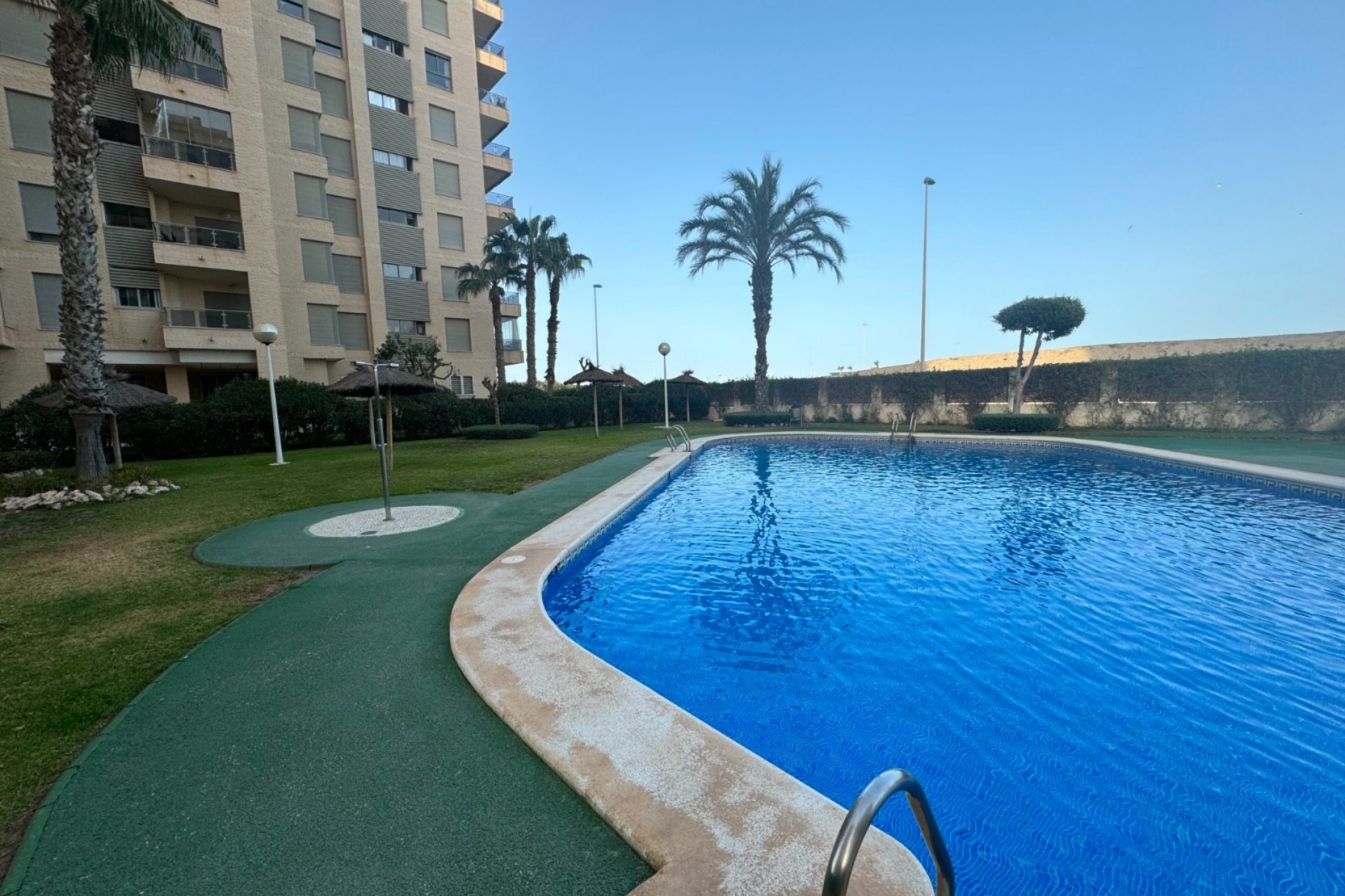 Resale - Apartment / flat -
Guardamar del Segura - Puerto Deportivo