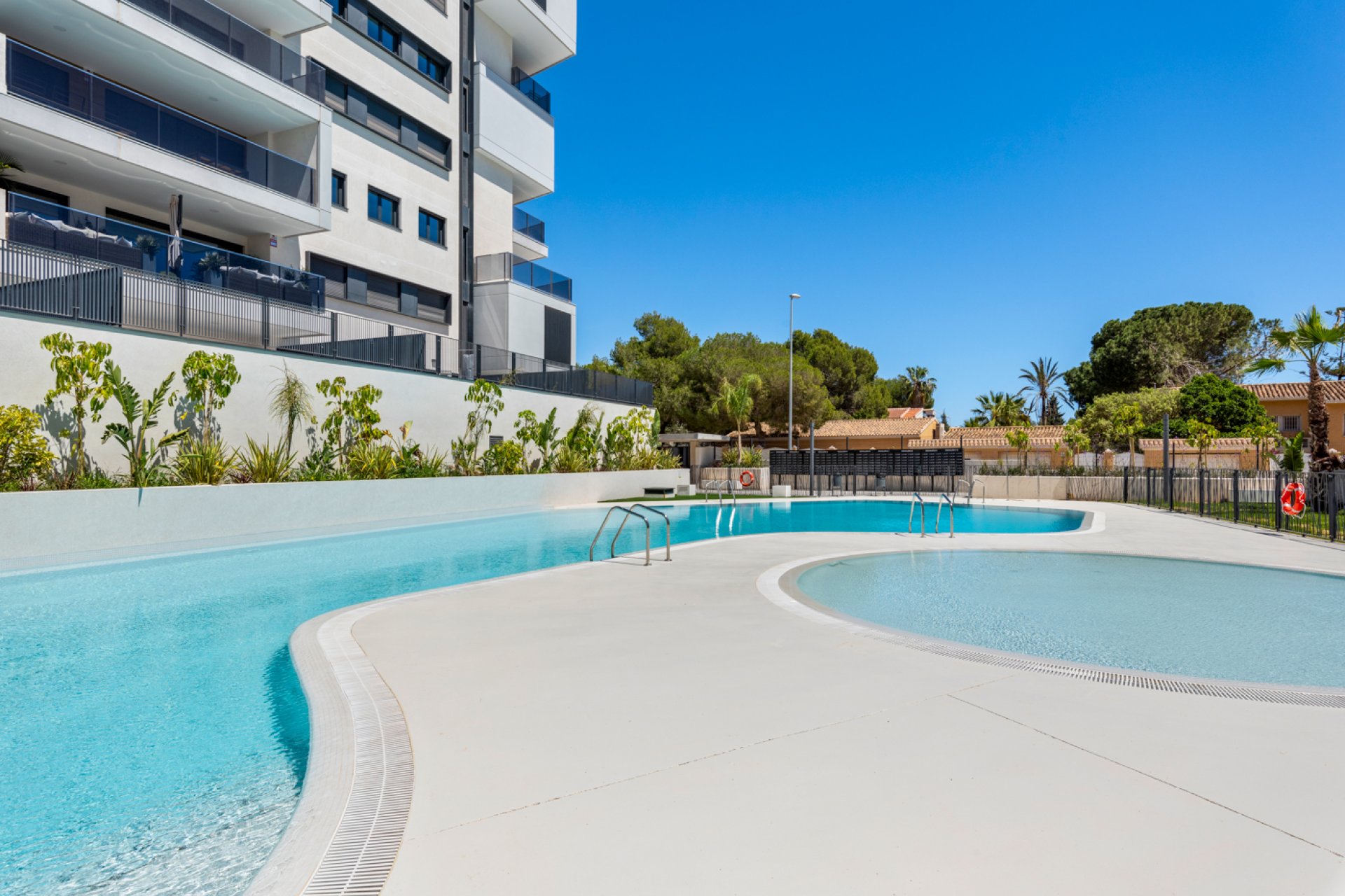 Resale - Apartment / flat -
Orihuela Costa - Campoamor