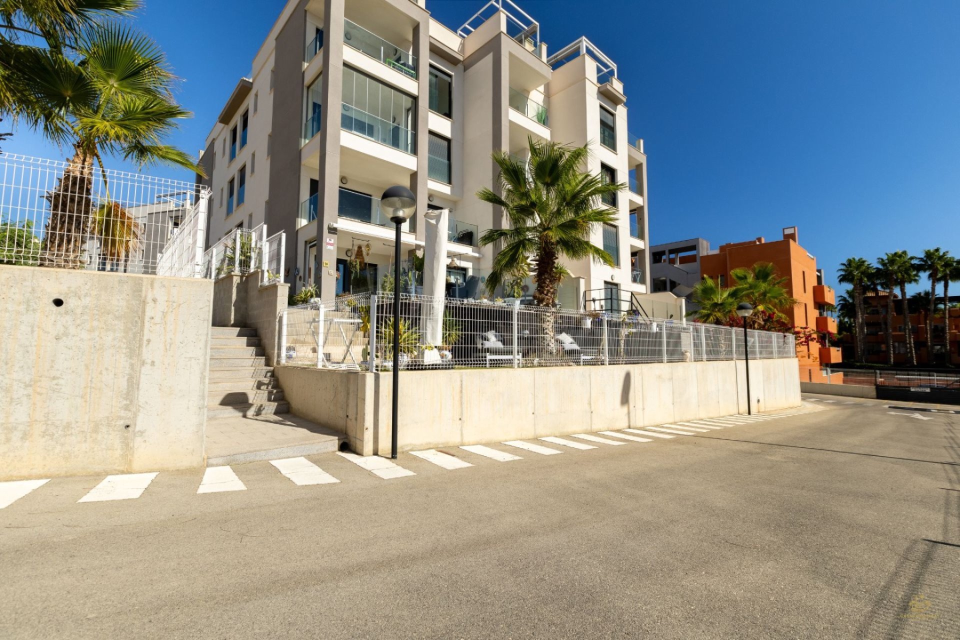 Resale - Apartment / flat -
Orihuela Costa - Villamartín