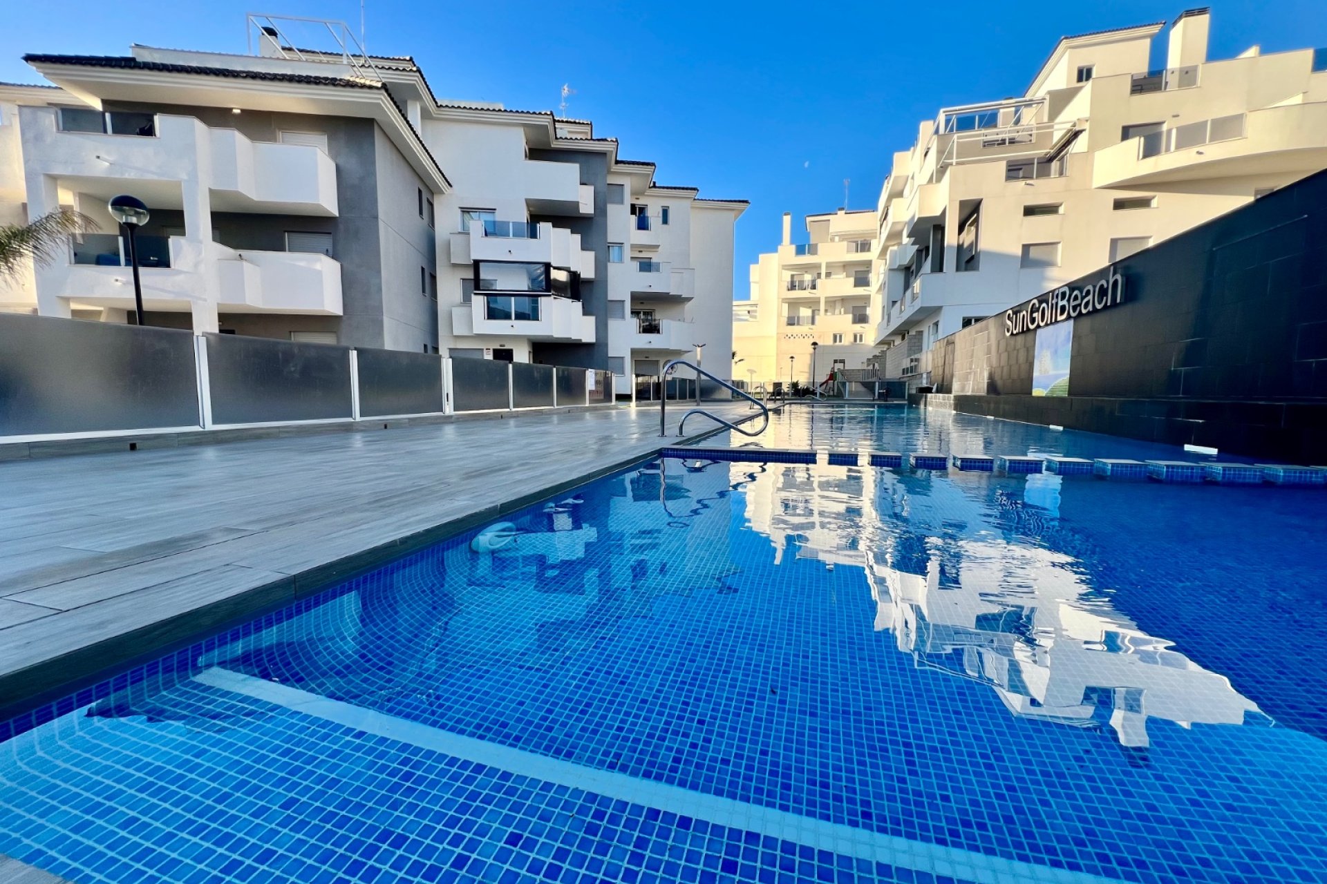 Resale - Apartment / flat -
Orihuela Costa - Villamartín