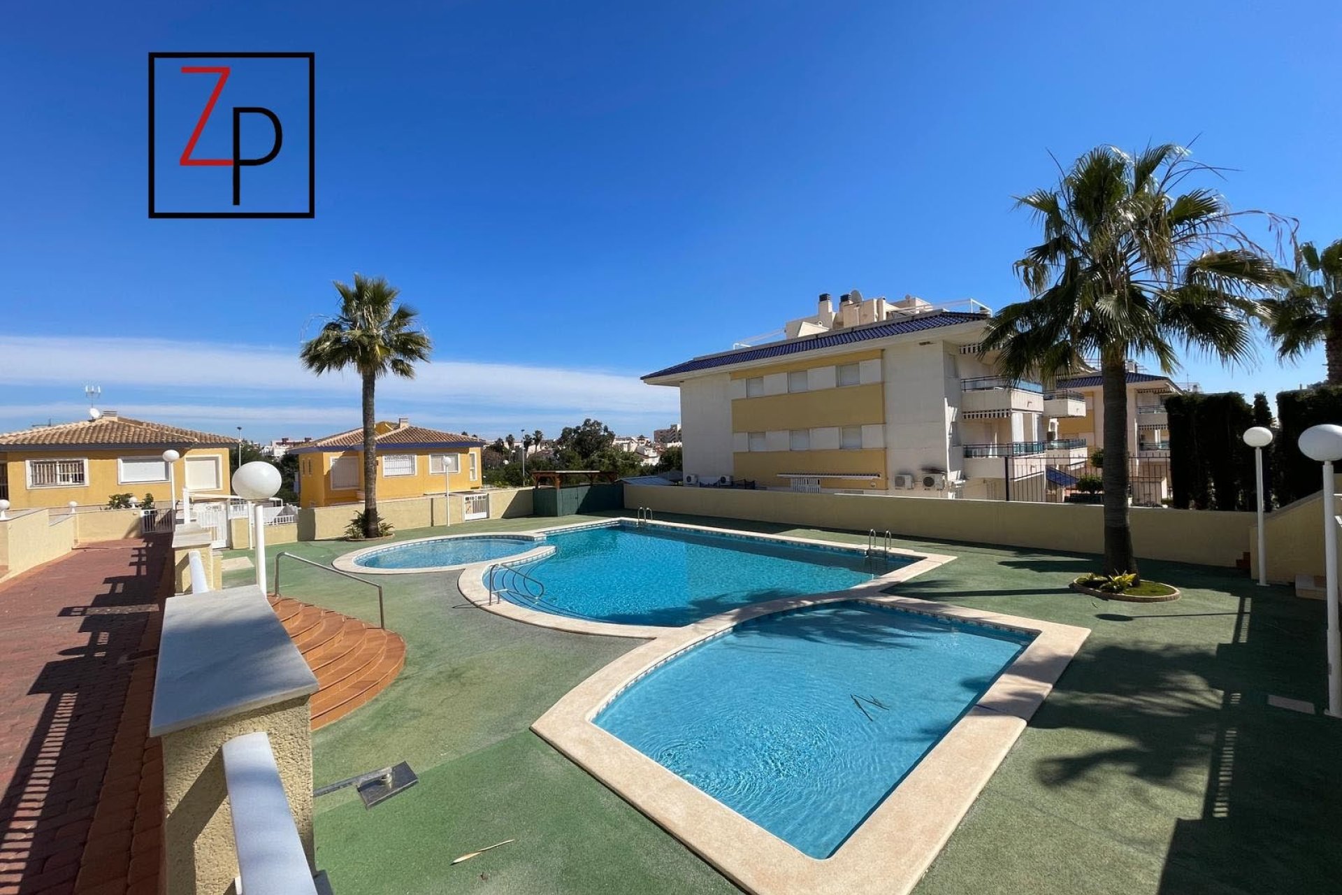 Resale - Apartment / flat -
Pilar de la Horadada - Mil Palmeras