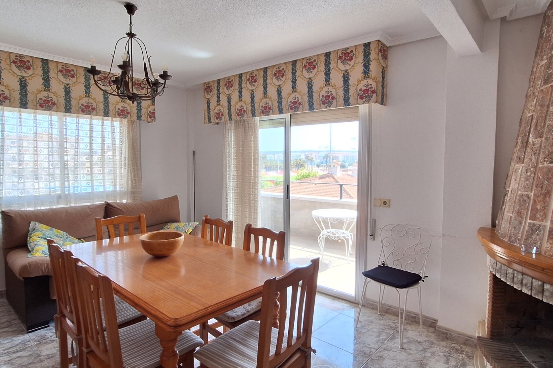 Resale - Apartment / flat -
Santa Pola - Gran Playa