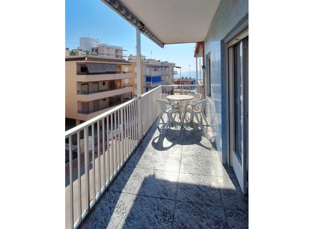 Resale - Apartment / flat -
Santa Pola - Gran Playa