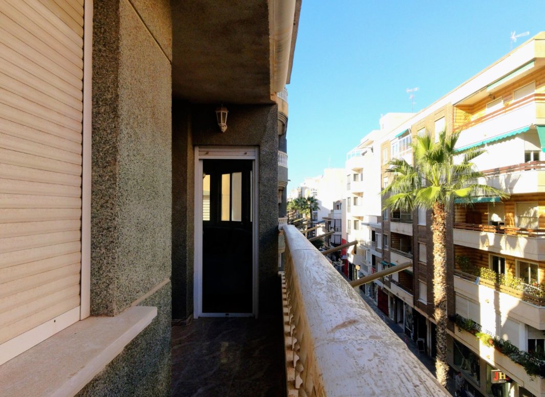 Resale - Apartment / flat -
Torrevieja - Center