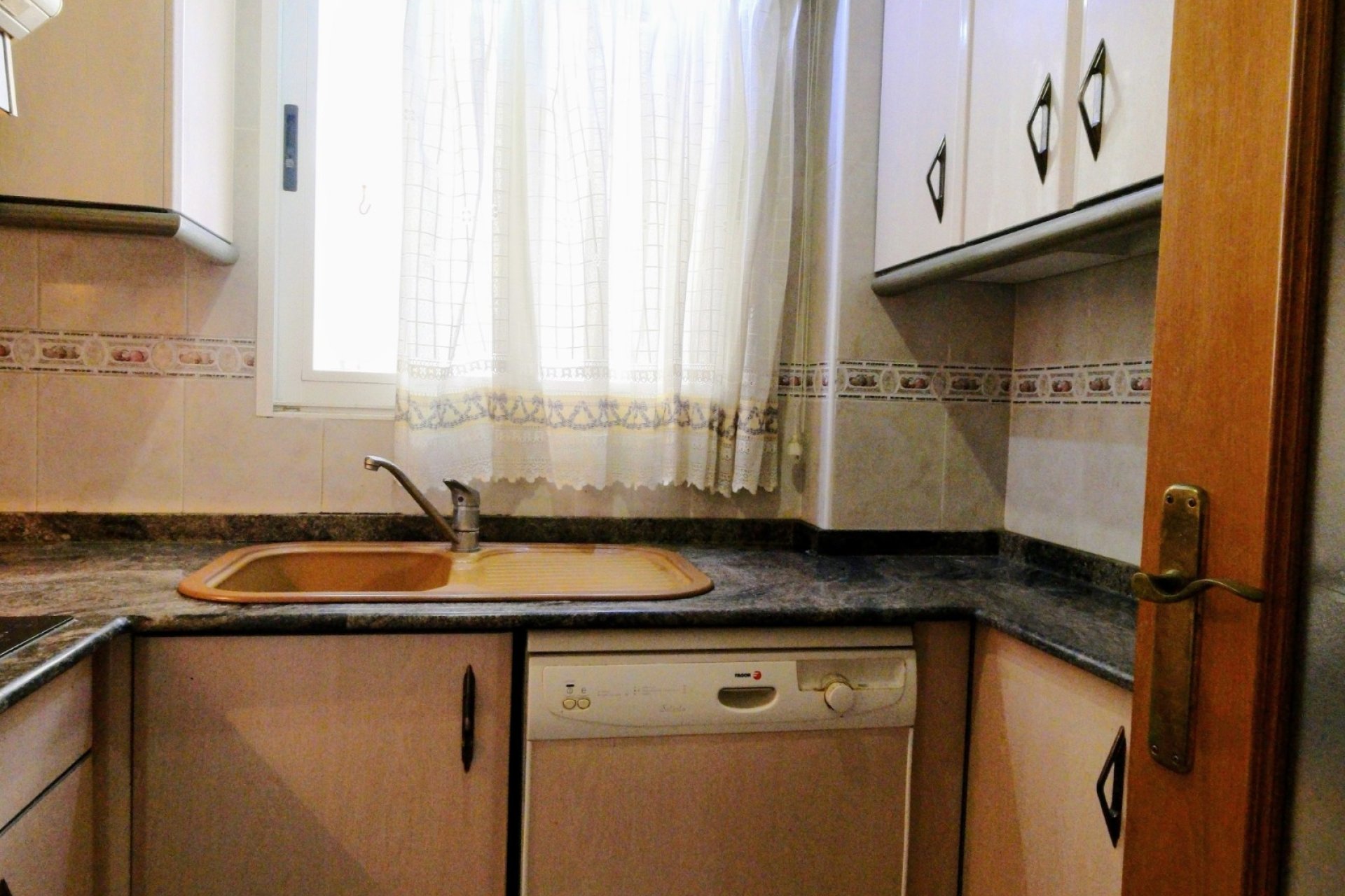 Resale - Apartment / flat -
Torrevieja - Center