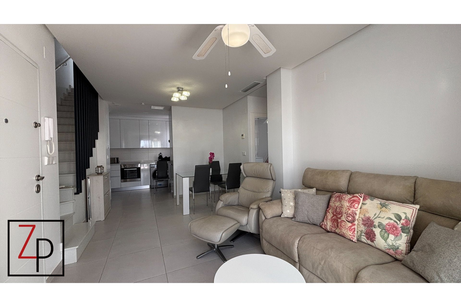 Resale - Apartment / flat -
Torrevieja - Nueva Torrevieja - Aguas Nuevas