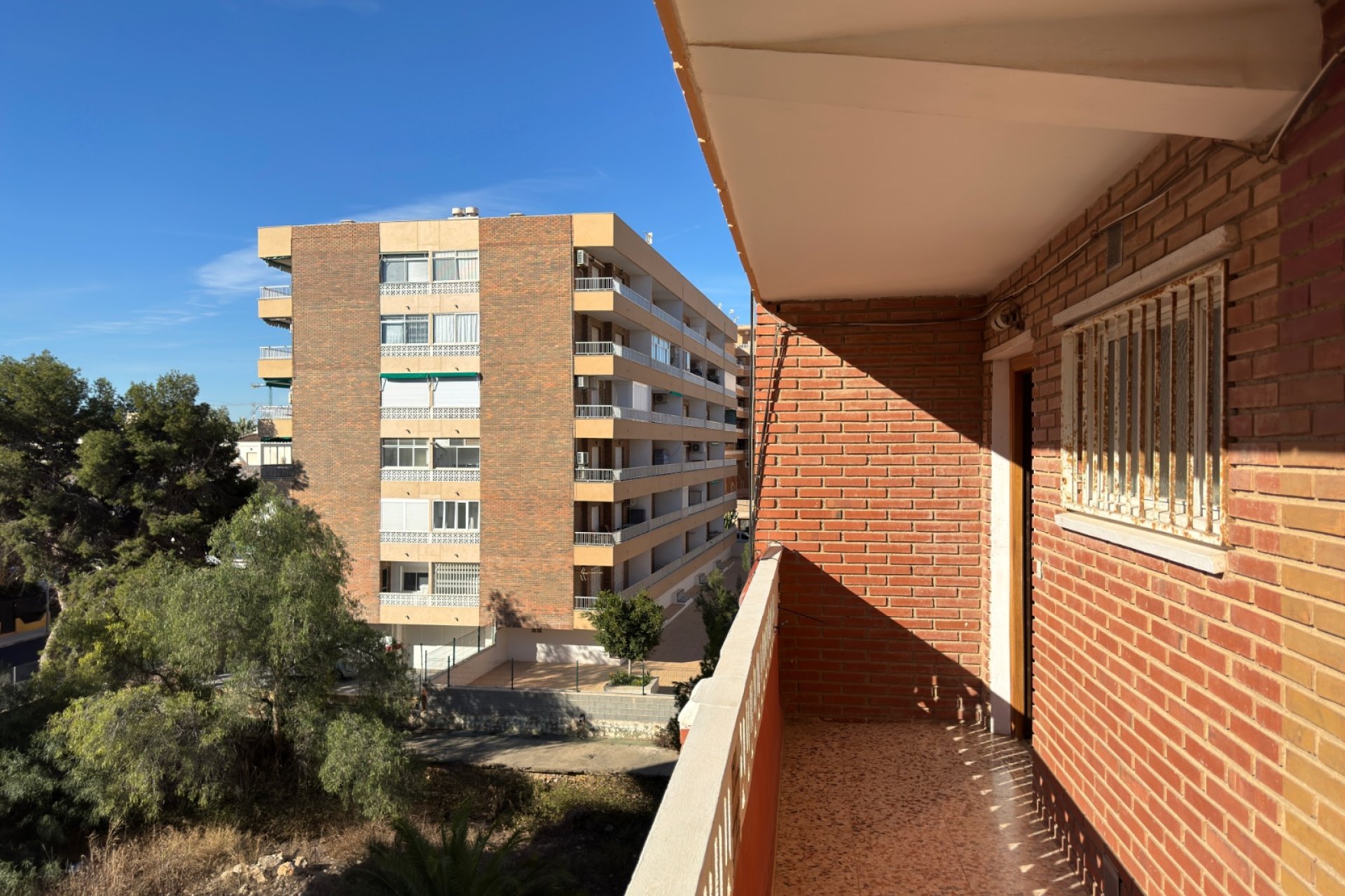 Resale - Apartment / flat -
Torrevieja - Punta Prima