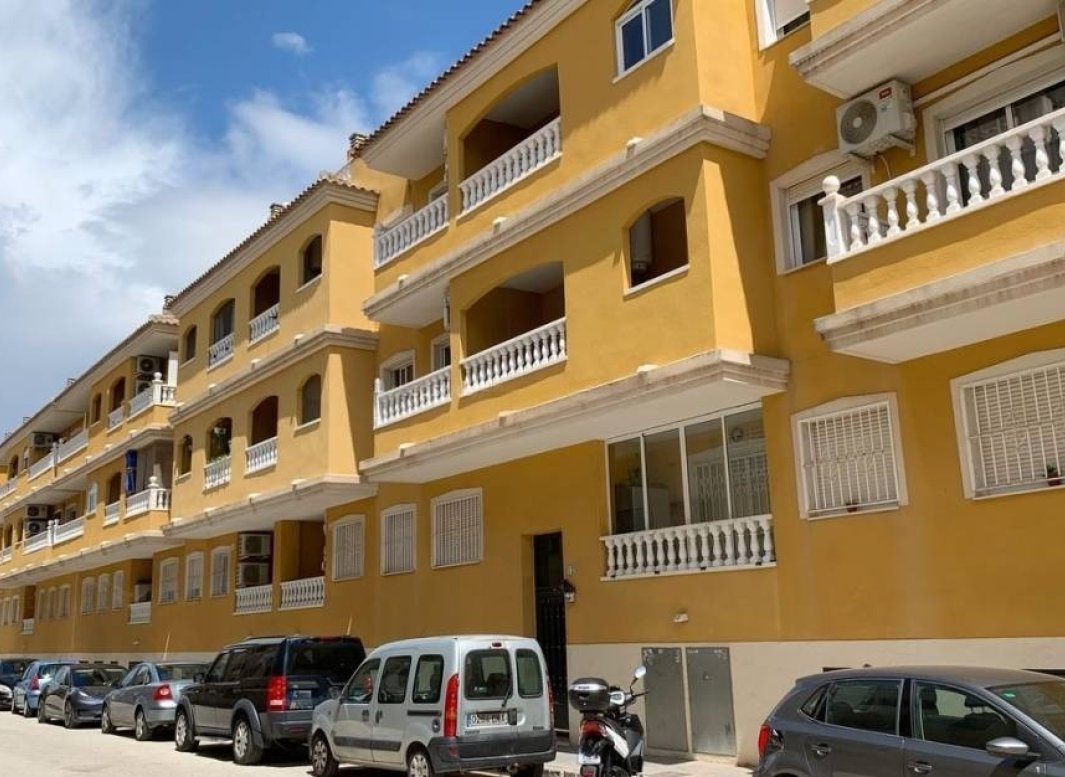 Resale - Apartment  -
Formentera del Segura