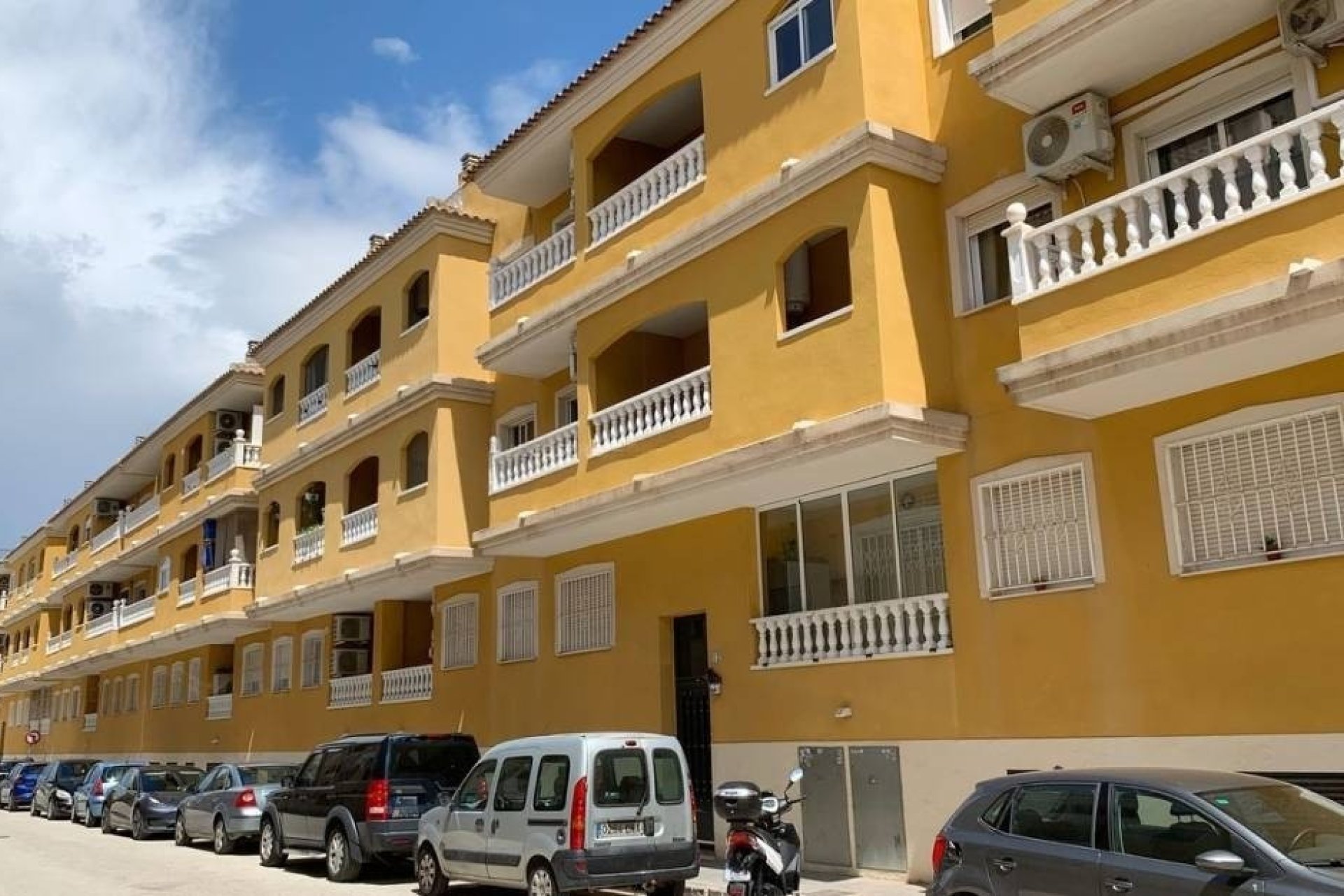 Resale - Apartment  -
Formentera del Segura