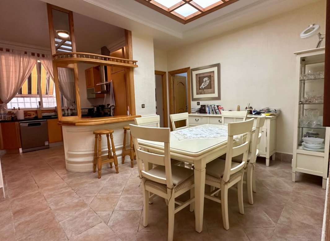 Resale - Apartment  -
Guardamar del Segura - Center